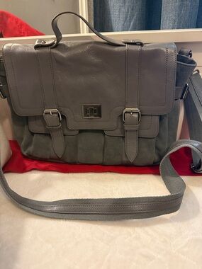 Gray Men's Messenger Bag - Stylish Crossbody Satchel